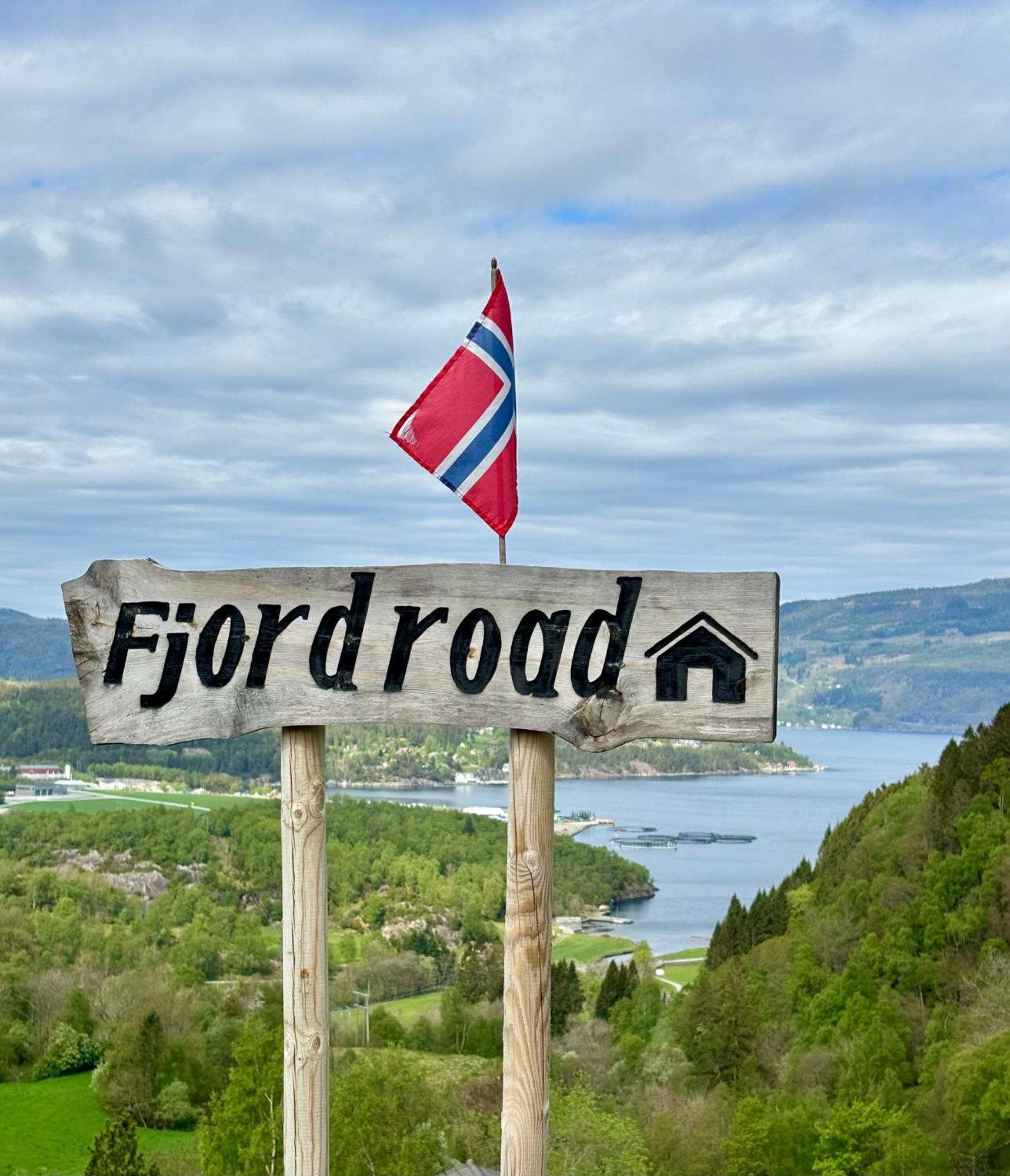 Fjord Road Apartamento Hjelmeland Exterior foto